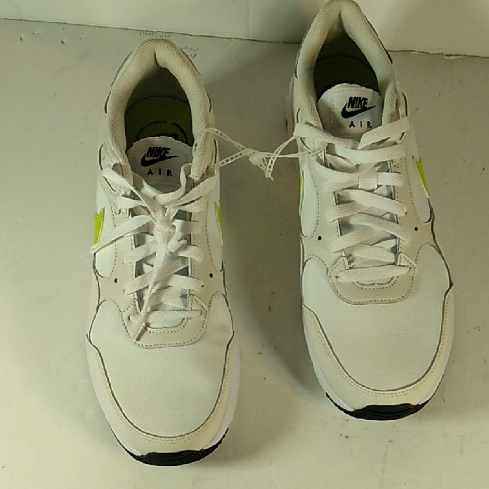 New, Unisex Nike White Sneakers with Lime Accents That's Size 11.5.